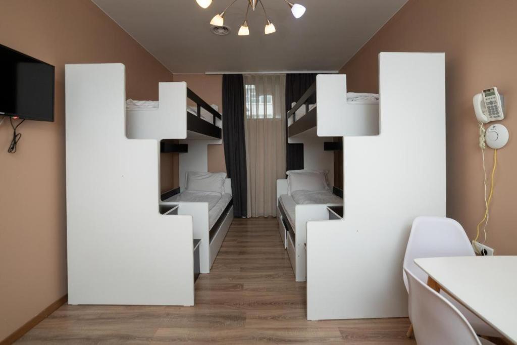 Hotel Gloria Ks Priştine Dış mekan fotoğraf