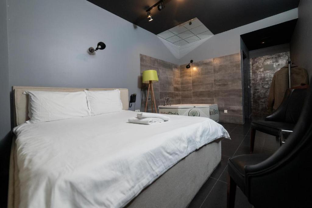 Hotel Gloria Ks Priştine Dış mekan fotoğraf